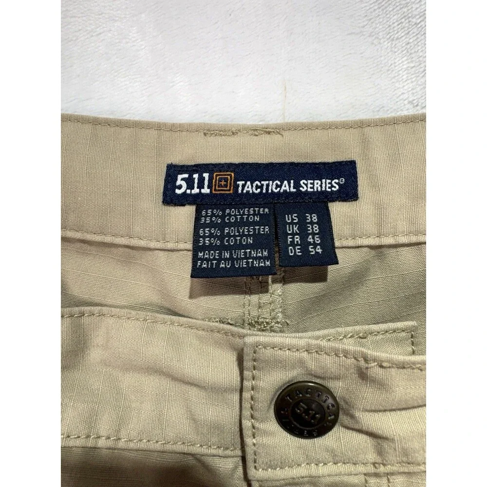 5.11 Tactical Cargo Shorts Men's 38 Khaki Utility Outdoors Hiking Rugged Sturdy